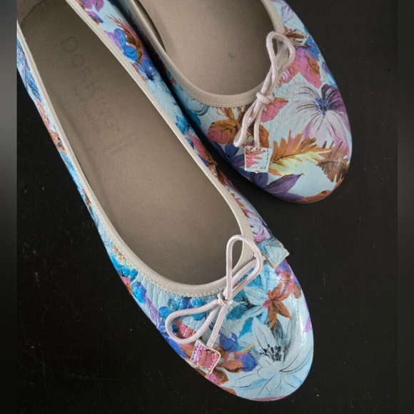 DORKING Floral Ballet Flats - Picture 5 of 14